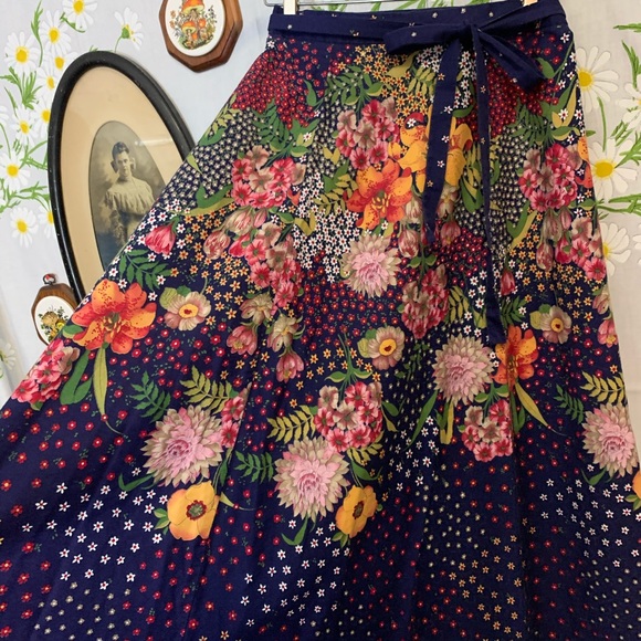 Vintage Dresses & Skirts - Vintage 70s colorful intricate floral wrap skirt